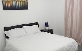 Lovely And Quiet 2 Bedroom Maisonette.Free Parking